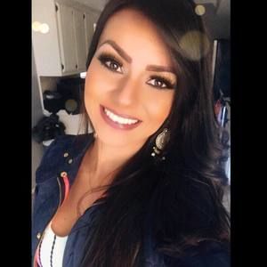 Meet your Posher, Ágatha